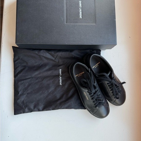 New in the box Saint Laurent
Women's Andy Low-Top Sneakers - Picture 6 of 8